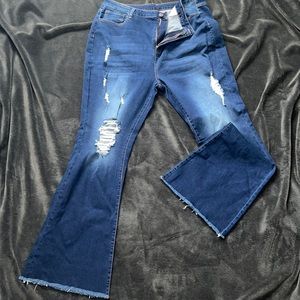 NEVER WORN! Super cute stretchy flare jeans!